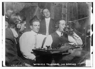 Illustration for article titled A Mobile Phone From 1922? Not Quite